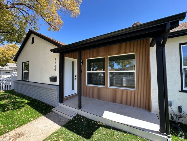 Building Photo - 6700 Noble Ave Unit 6700 Noble Ave-6700 Rental