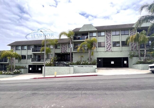 Building Photo - Spacious 2 Bedroom 1 Bathroom Upstairs Condo