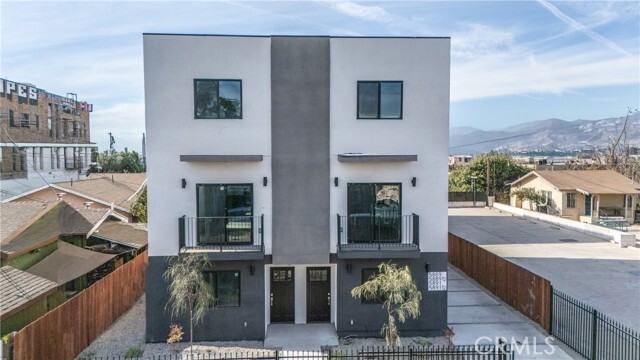 Photo - 5889 Brentwood St Townhome