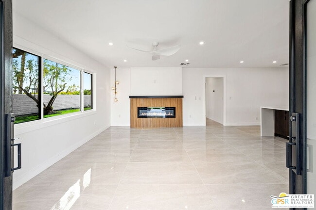 Photo - 2435 Wayne Rd