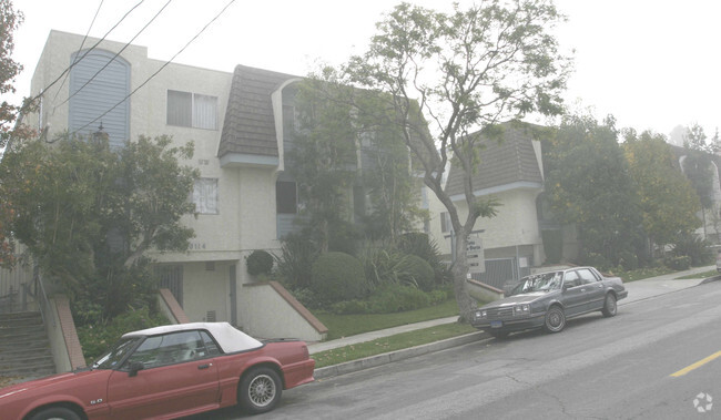 Building Photo - Belle Vista Porte Rental
