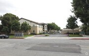 Photo - 850 E Grand Ave