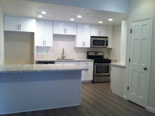 Photo - Los Caballeros #022 Unit 22 A