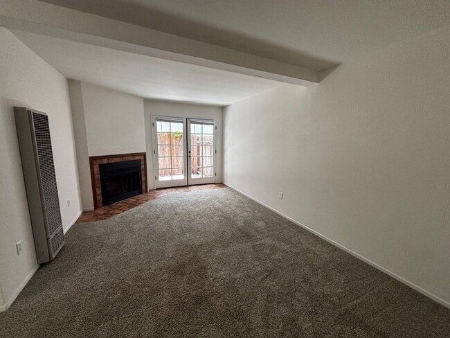Photo - 1460 Hornblend St Unit #3