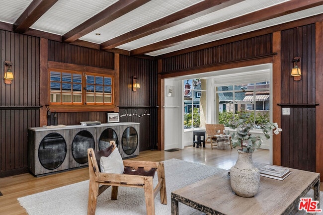 Building Photo - 126 Fraser Ave