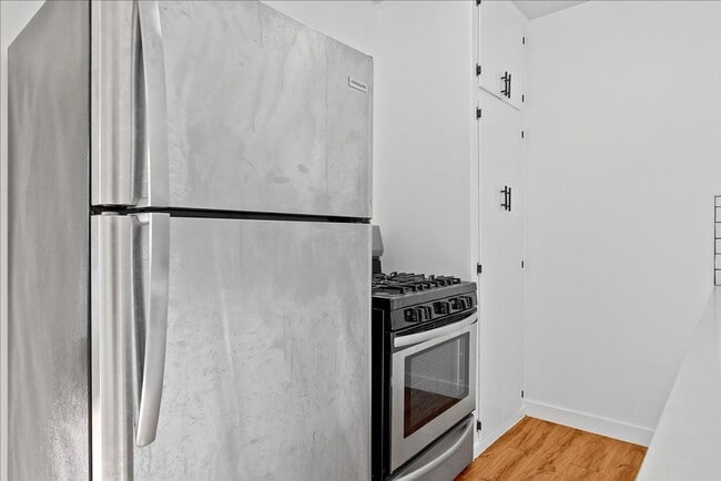 Photo - 6114 Cahuenga Blvd Unit 03