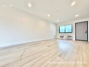 Photo - 6958 Woodman Ave Unit 5