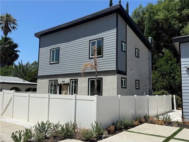 Photo - 19515 Cantara St House
