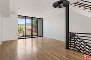 Photo - 1409 Roca Ln