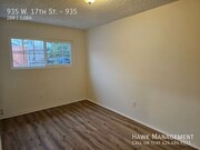 Photo - 935 W 17th St Unit 935