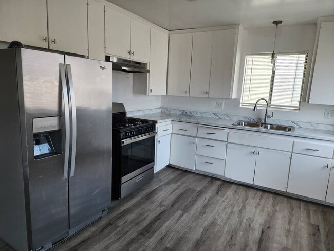 Photo - Hoskins Unit 16865