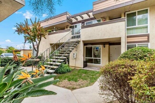 Beautiful Remodeled 2 bedroom 1 bath - Beautiful Remodeled 2 bedroom 1 bath Condo