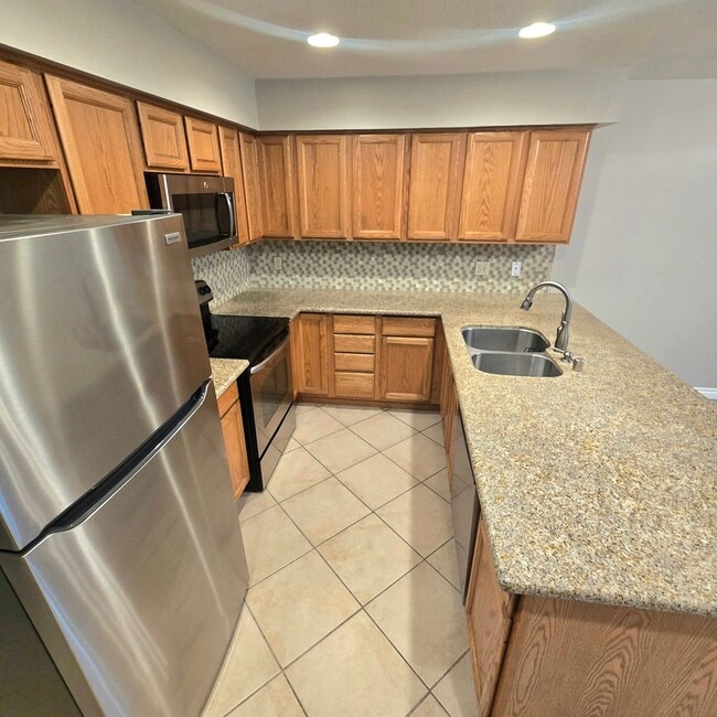 Photo - 2 bedroom with GAREAGE in the HEART of Wes...