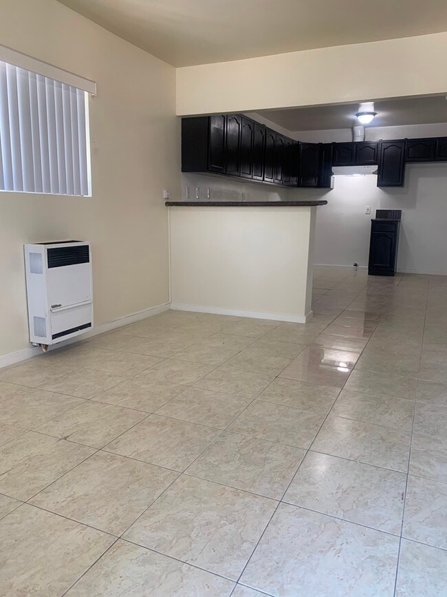 Photo - 11015 S San Pedro St Unit 11015