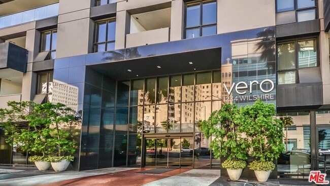 Building Photo - 1234 Wilshire Blvd Unit 413 Rental