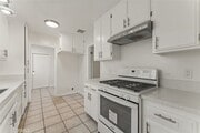 Photo - 14722 Strathern St
