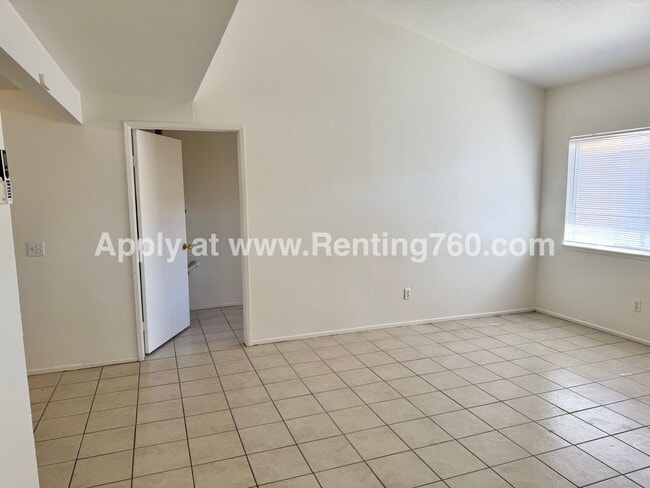 Photo - Spacious 2 Bed 1 Bath Home With Indoor Lau... Unit B - 5827 Bagley Ave