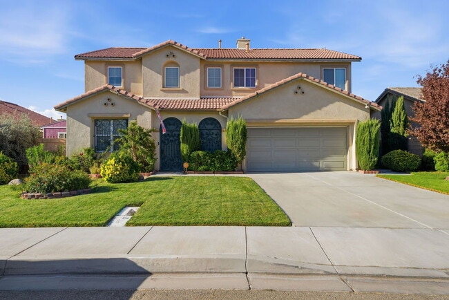 Building Photo - Spacious 4-Bedroom Home in Lancaster