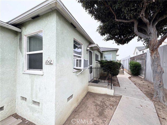 Photo - 1042 W 7th St