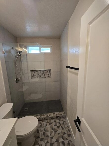 Photo - 2132 E 5th St