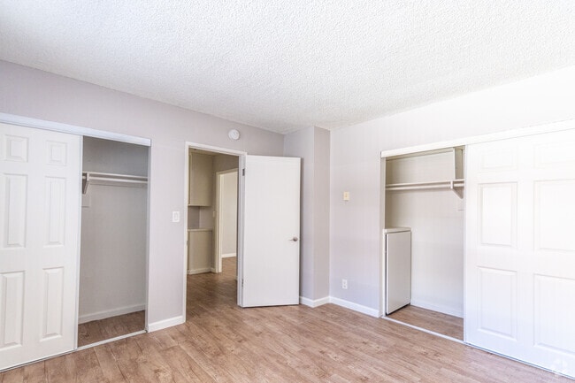 1BR, 1BA - 850 SF - Village Pointe Apartments