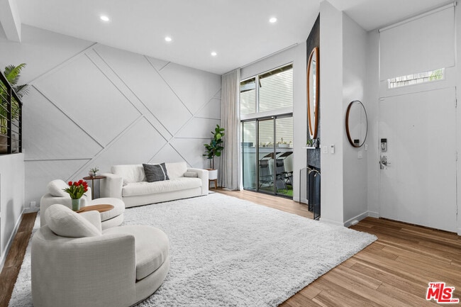 Photo - 4360 Glencoe Ave Unit 2