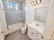 Photo - 11035 Moorpark St
