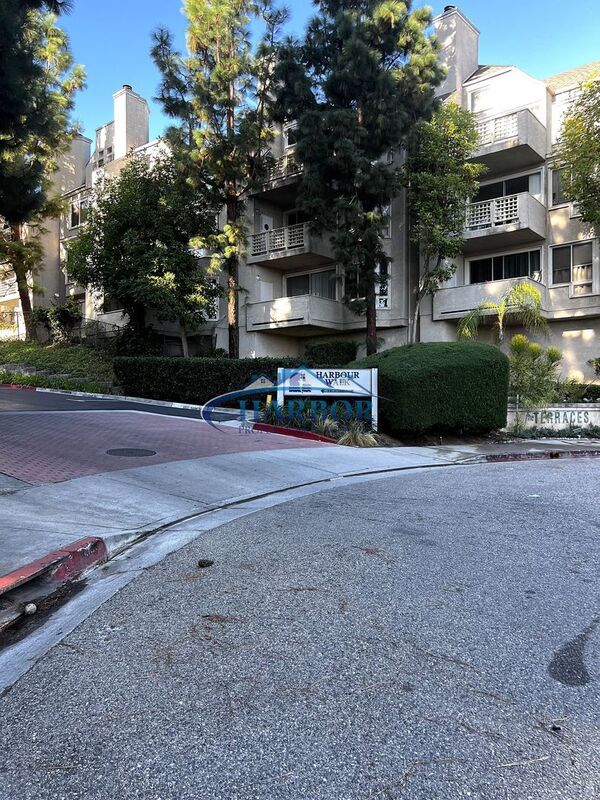 Building Photo - 1445 Brett Pl Unit #117