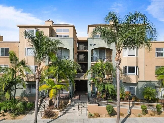 Building Photo - 3990 Centre St Unit 110