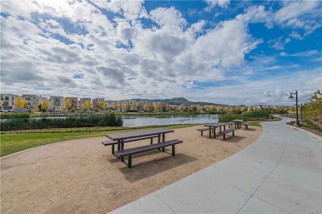 Building Photo - 3162 Ivy Wy