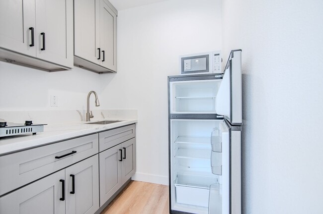Photo - 10691 McKeen St