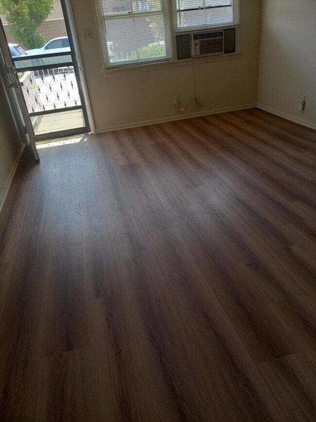 Photo - 1005 N Ave 56 Unit 1005