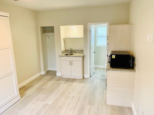 Photo - Remodeled Beach Studio Available in the Heart of La Jolla! Only $1,800/mo! Unit 1141 Silverado St #104