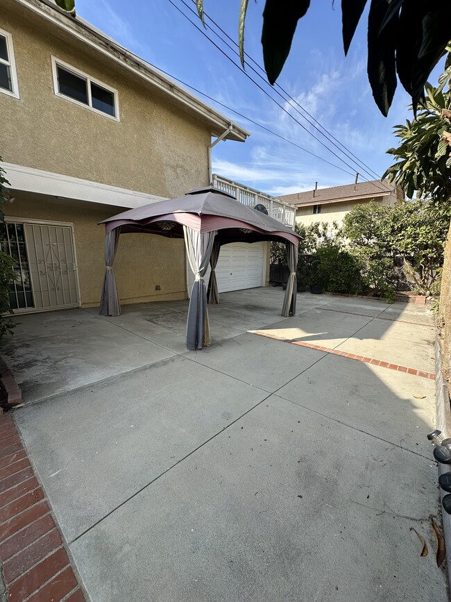 Photo - 2703 Gates Ave