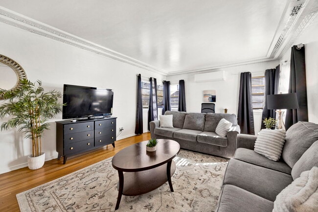 Photo - 4343 Laurel Canyon Blvd