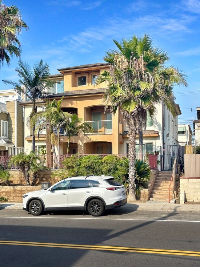 Stunning 4BD/3.5BA Townhouse in Pacific Be... - Stunning 4BD/3.5BA Townhouse in Pacific Be...