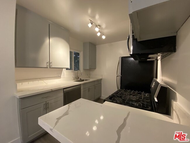 Photo - 1808 N Harvard Blvd