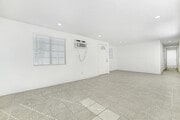 Photo - 400 W 109th St