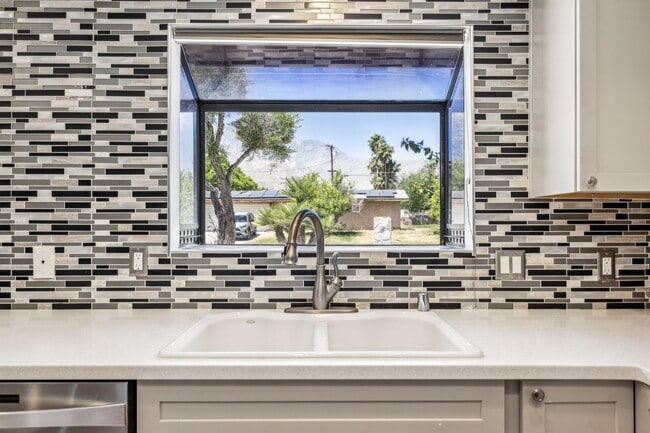 Photo - 3 Bed / 2 Bath Home with Bonus Room, Pool ...