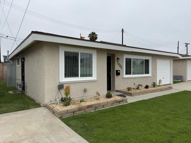 Photo - 15550 Cornuta Ave