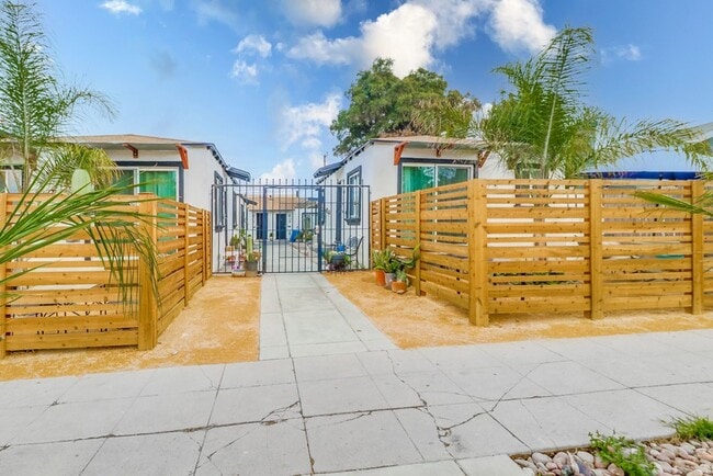 Building Photo - 4065 - 4071 Chamoune Avenue