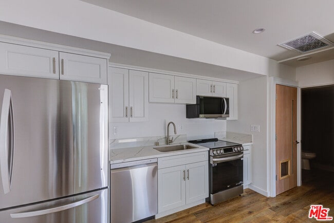 Photo - 11906 Rochester Ave