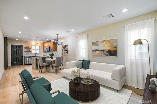 Photo - 745 W 106th St