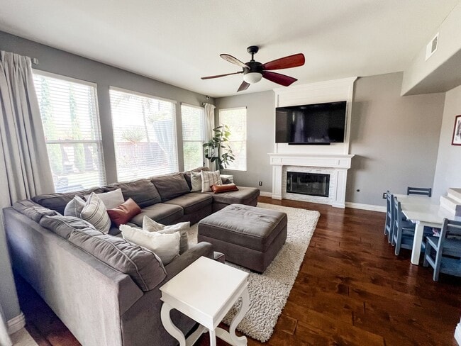 Photo - Charming 4 Bedroom/3 Bath Single Family Home on a Cul-de-sac with backyard
