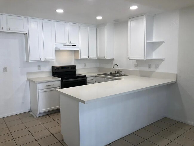 Photo - 433 Autumn Dr Townhome