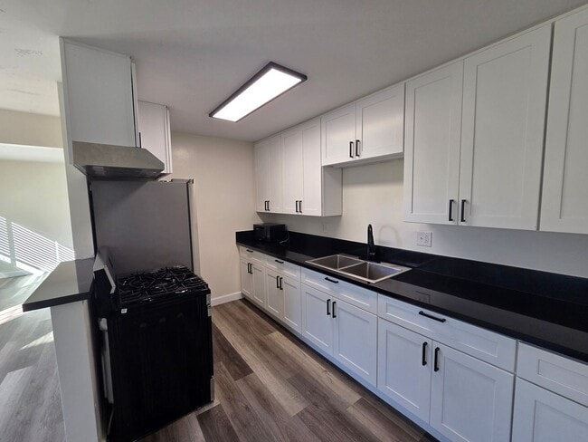 Photo - Two bedroom house for rent with garage