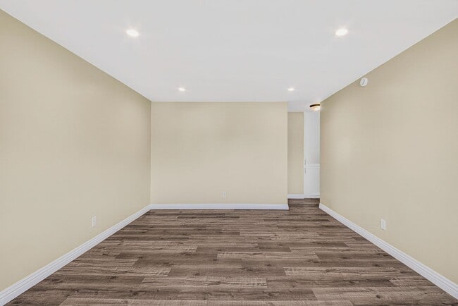 Photo - 1831 Lime Ave Unit 03