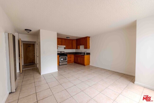 Photo - 947 Westmoreland Ave Unit 203