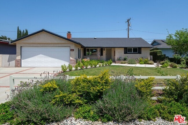 Building Photo - 826 Crestfield Dr Rental