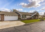 Photo - 1019 E Walnut Ave